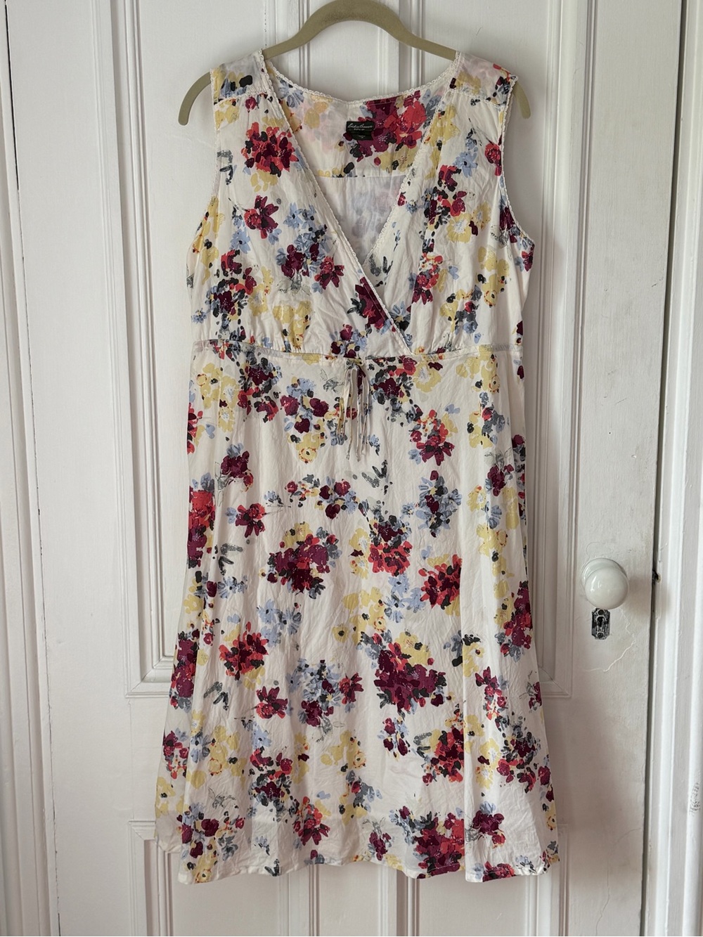 Women’s Eddie Bauer Multi Floral Sleeveless Dress V Neck Tie Waist Size 14